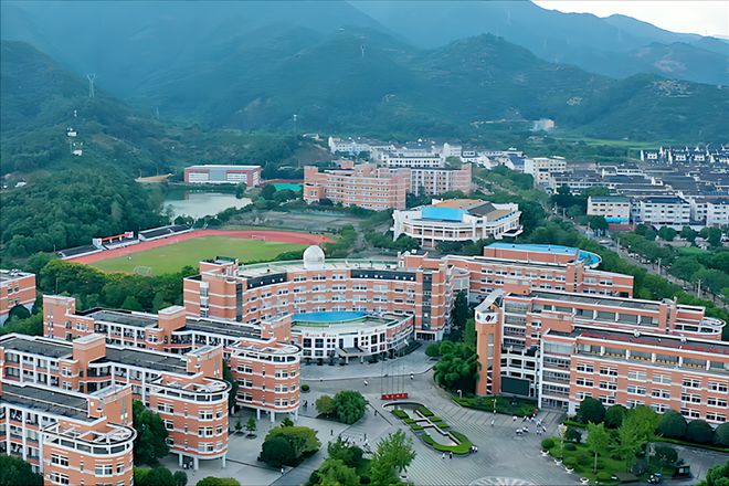 篮球联赛高中冠军全国多少名_全国篮球高中联赛历年冠军_高中篮球联赛全国总冠军